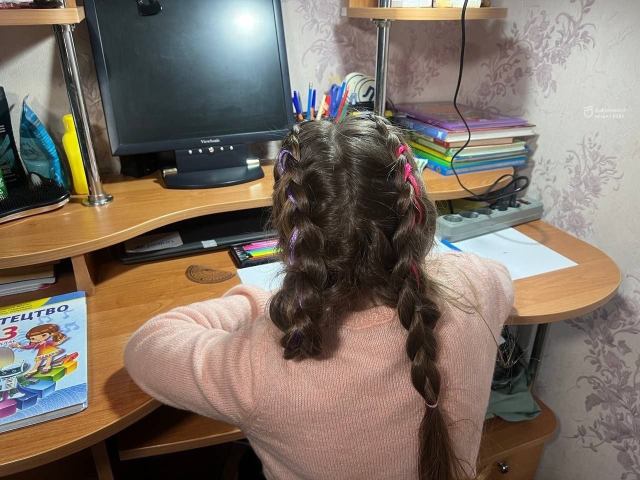 «За покликом серця взяв на тимчасовий догляд та виховання двох дівчаток, аби вони були в сім’ї»: досвід патронатного вихователя від дніпрянина Олексія