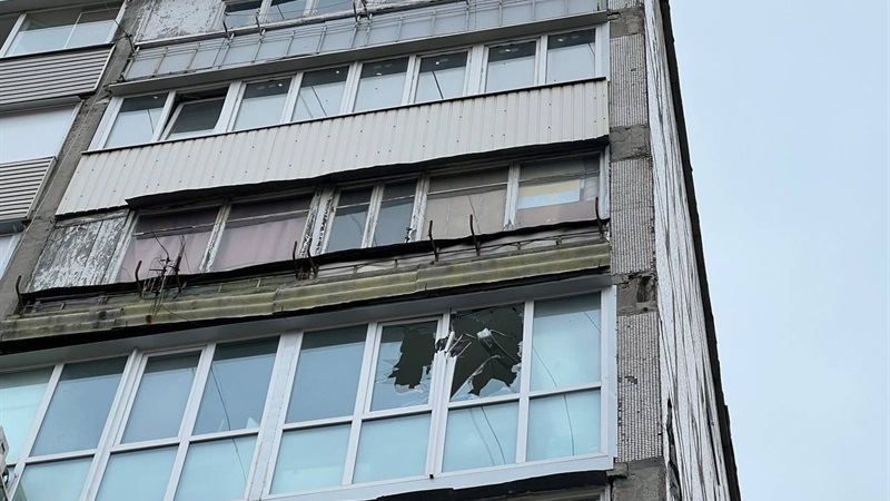 У постраждалих від ракетної атаки будинках Дніпра замінять вікна, відремонтують покрівлю, тримальну конструкцію коштом міського бюджету