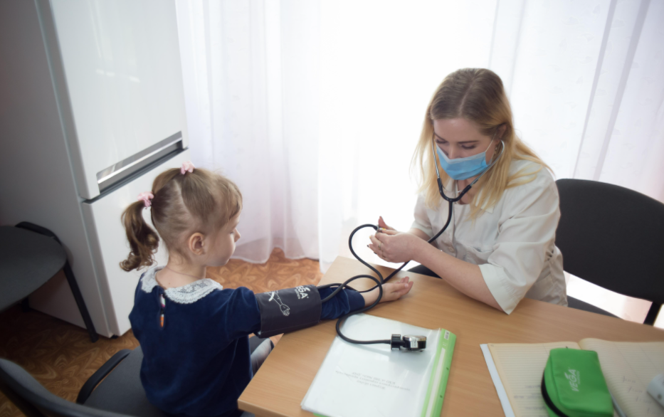 Как в школах Днепра оказывают медицинскую помощь школьникам и учителям