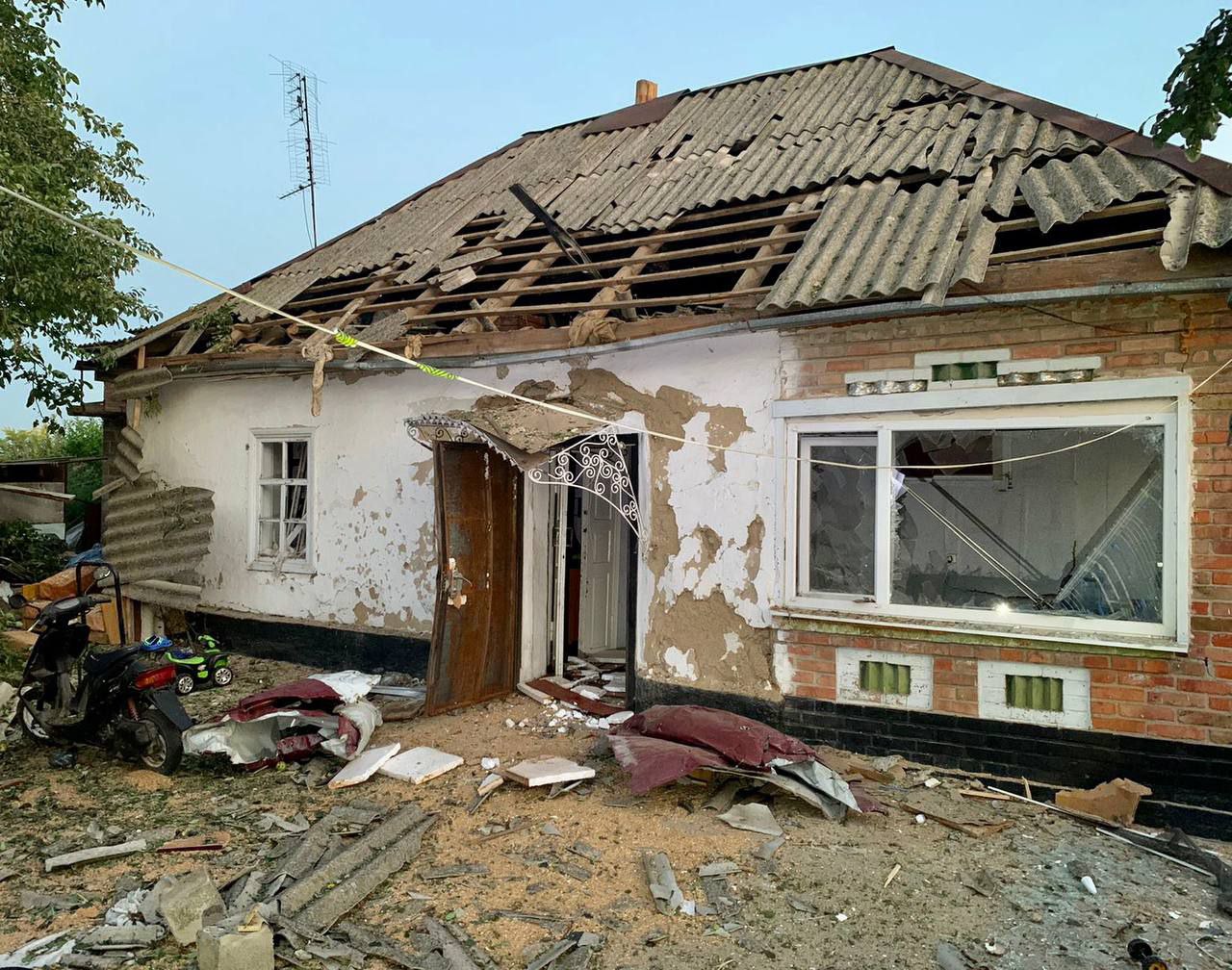 Ворог завдав удару по трьох районах Дніпропетровщини: 5 людей поранено, одна загинула