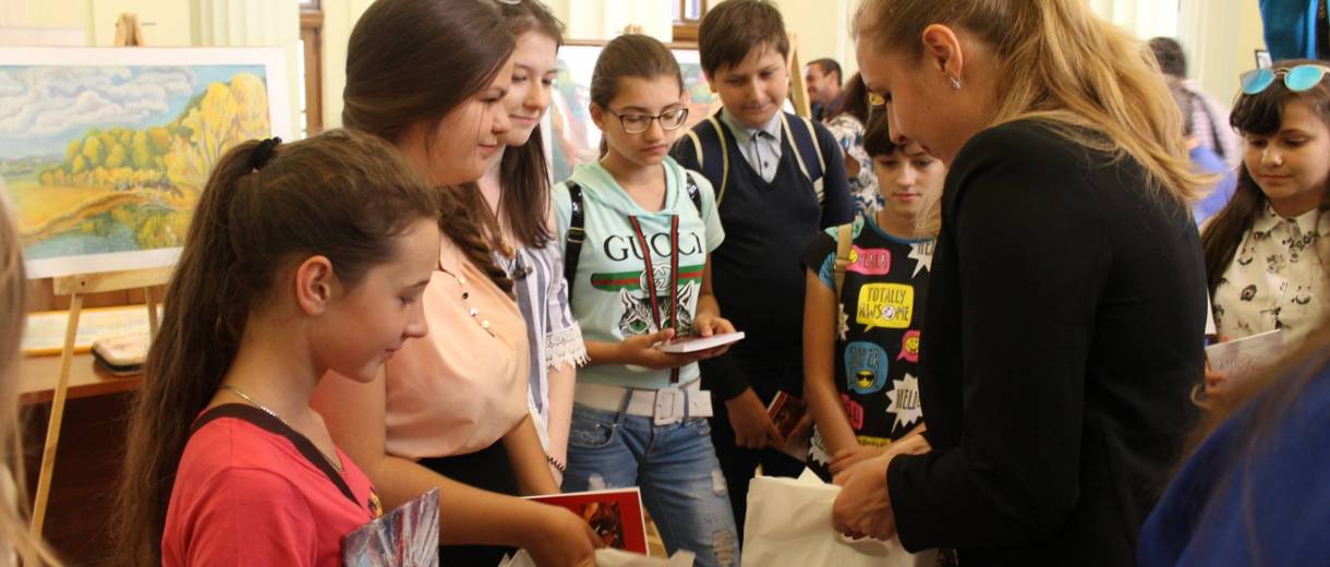 Благодійний фонд “Розумна сила”: об’єднати Схід та Захід