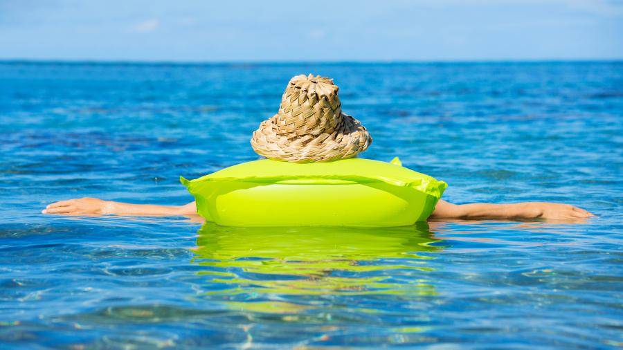 Жительницу Днепропетровщины на матрасе унесло в открытое море