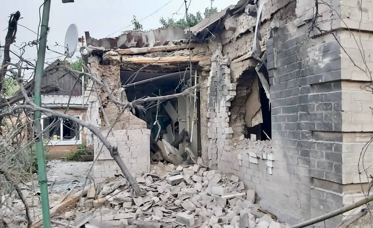 З`явились фото з місця трагедії. Російська армія нанесла удари по трьох районах Дніпропетровщини