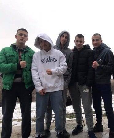 В Днепре группа подростков помогает нуждающимся