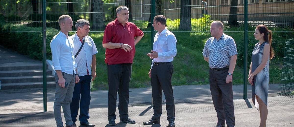 В Каменском спорткомплексе «Прометей» идет реконструкция летних кортов