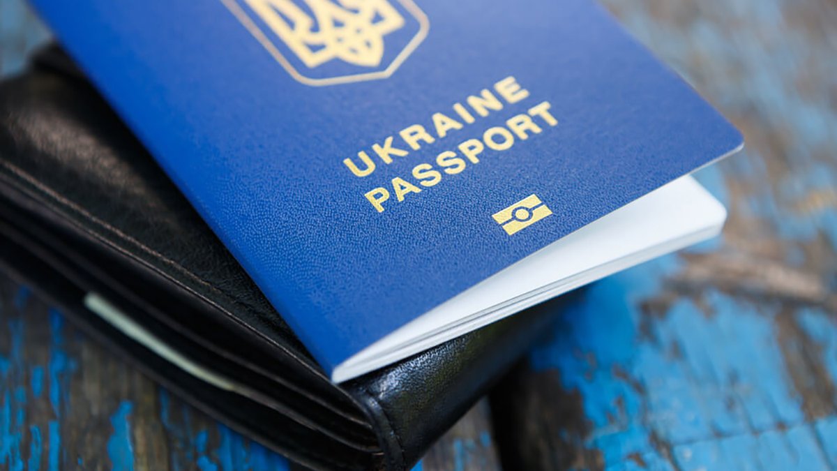 Хто на Дніпропетровщині допомагає вивозити за кордон чоловіків призовного віку. Відео