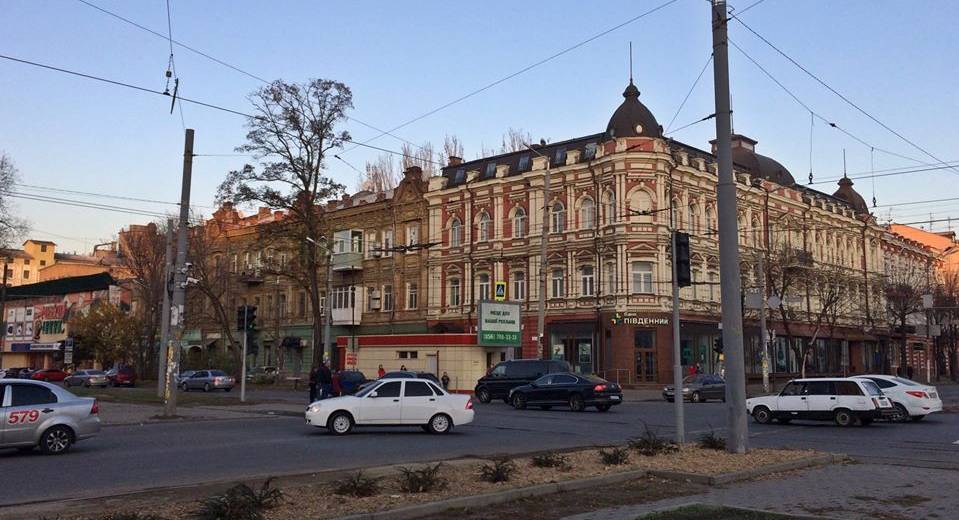 У центрі Дніпра активно відбувається озеленення (ФОТО)