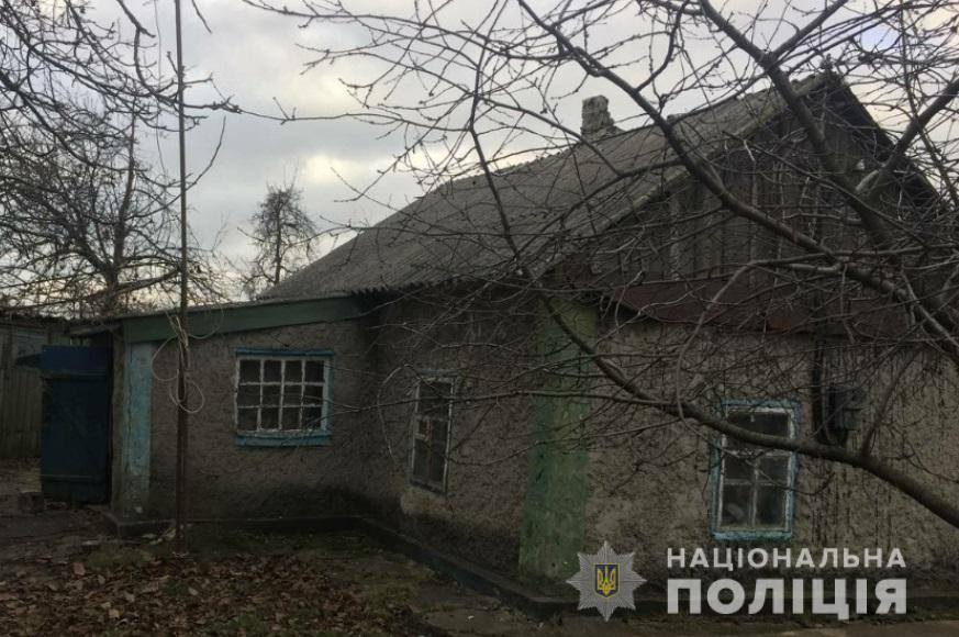 Под Днепром 25-летний мужчина ограбил пенсионеров и обокрал дом