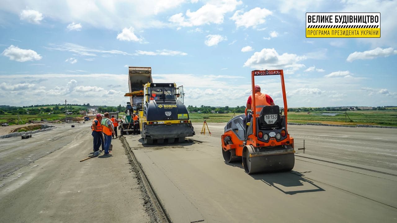 Масштабы поражают: как идут работы на трассе Днепр-Решетиловка (ВИДЕО, ФОТО)