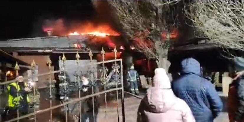 Все в дыму: в Днепре горит ресторан
