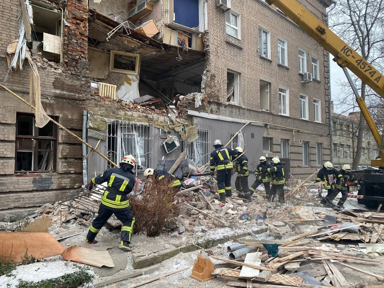Трагедия в Запорожье: в 4-этажном доме взорвался газ (ВИДЕО, ФОТО)