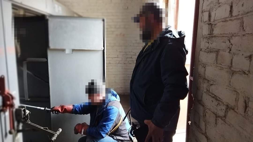 Да будет свет: в Северодонецке один оставшийся электромонтер вернул электричество трети горожан