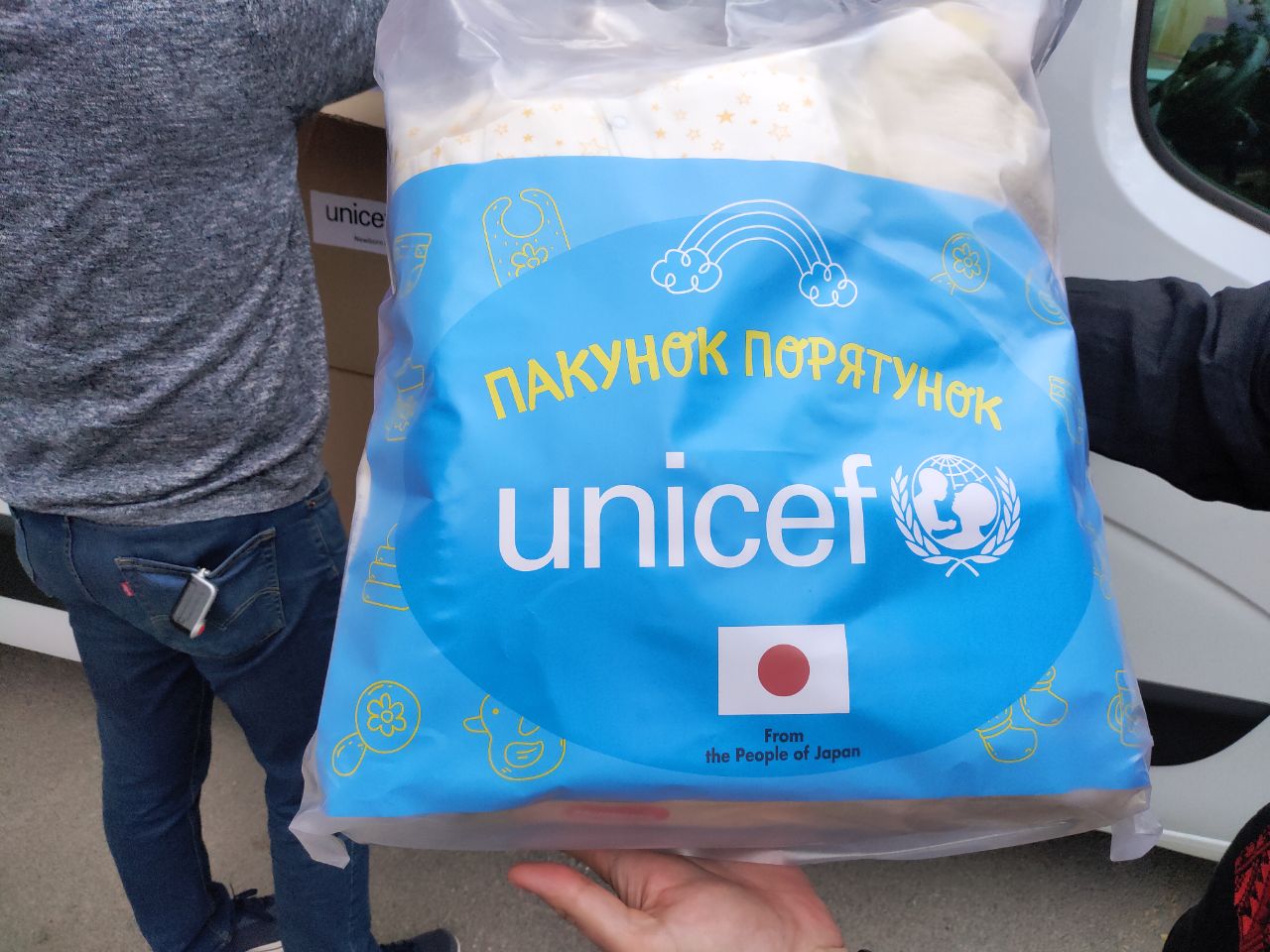 120 комплектів для новонароджених Unicef та “Волонтерський Рух” передали одній з лікарень Дніпра (фото)