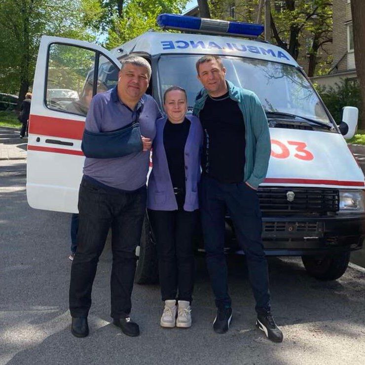 Дніпро знову перший: мерія та Громадська рада передала машину швидкої для перевезення хворих ув’язнених