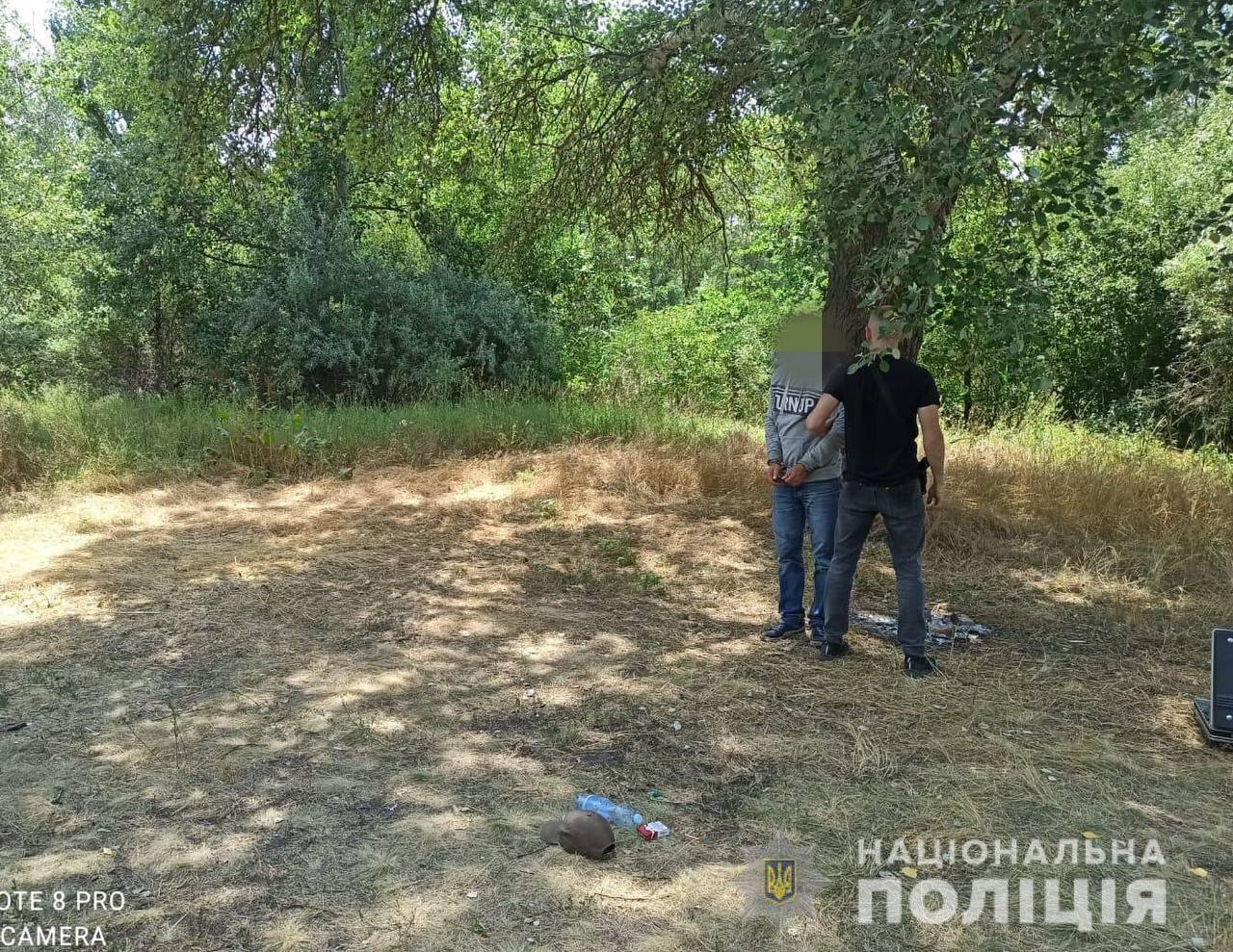 Чоловіка, що вчинив жорстоке вбивство домробітниці у Новомосковському лісі, затримали