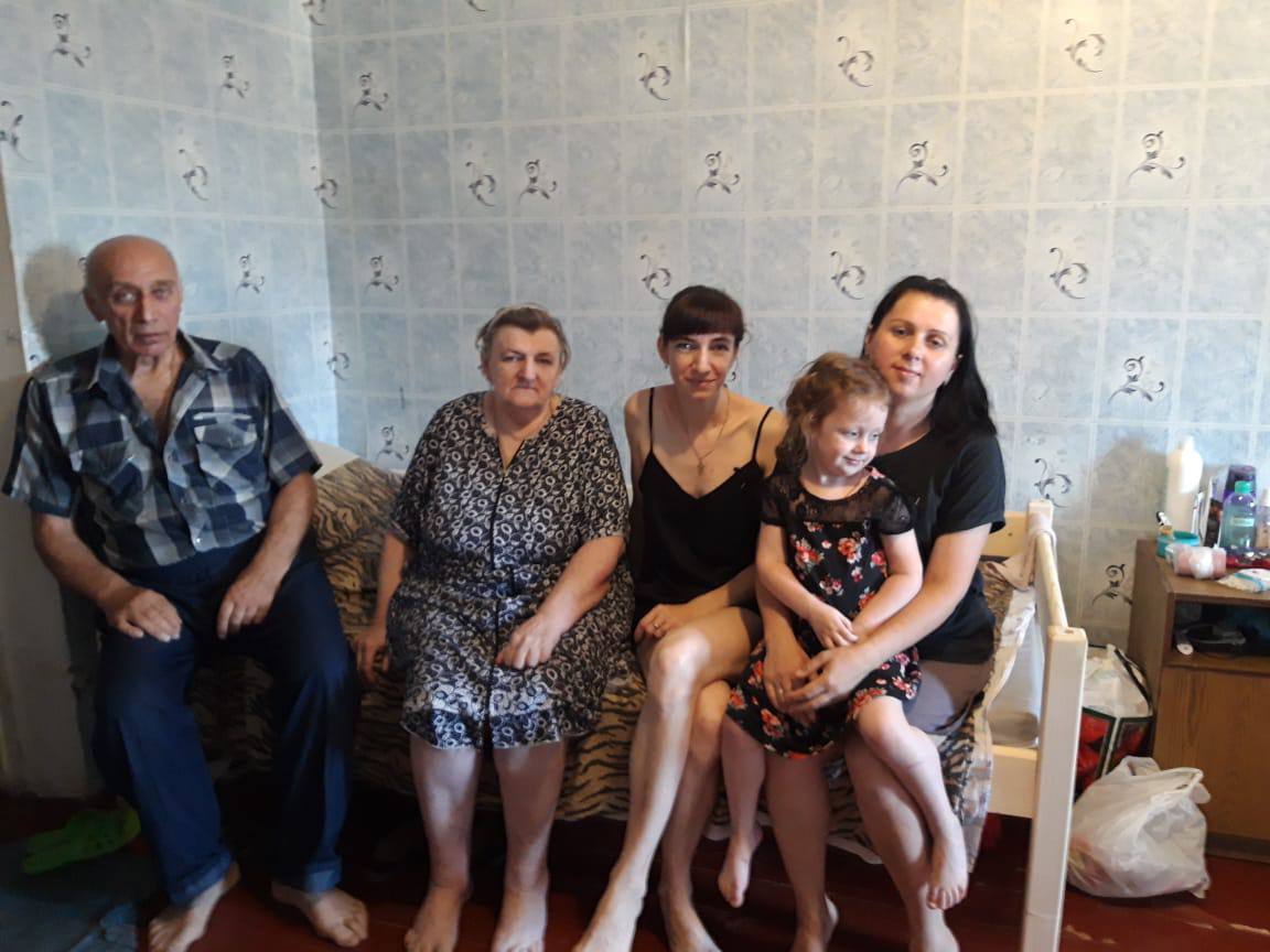 В Дніпрі за підтримки «Благодійного фонду Геннадія Гуфмана» продовжує працювати пункт для вимушених переселенців. Відео