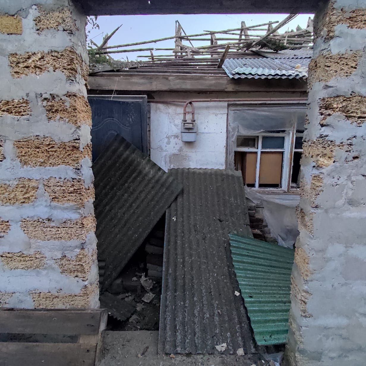 Наслідки нічного обстрілу Нікополя. Фото