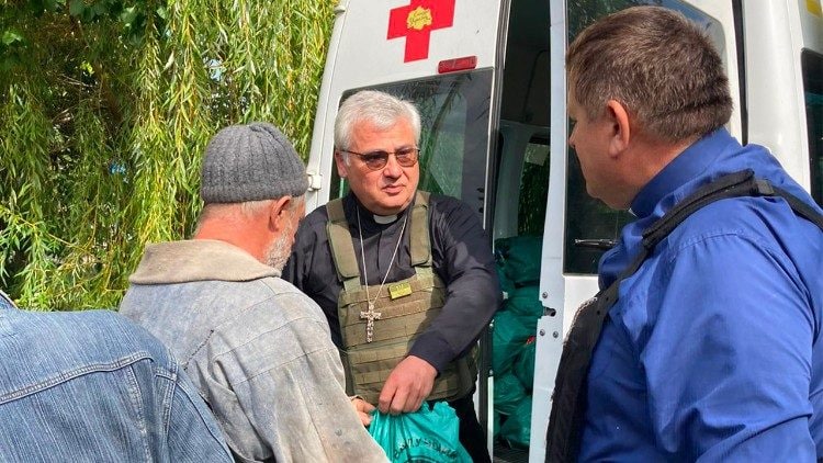 На Запоріжжі посланець Папи Римського в Україні потрапив під обстріл