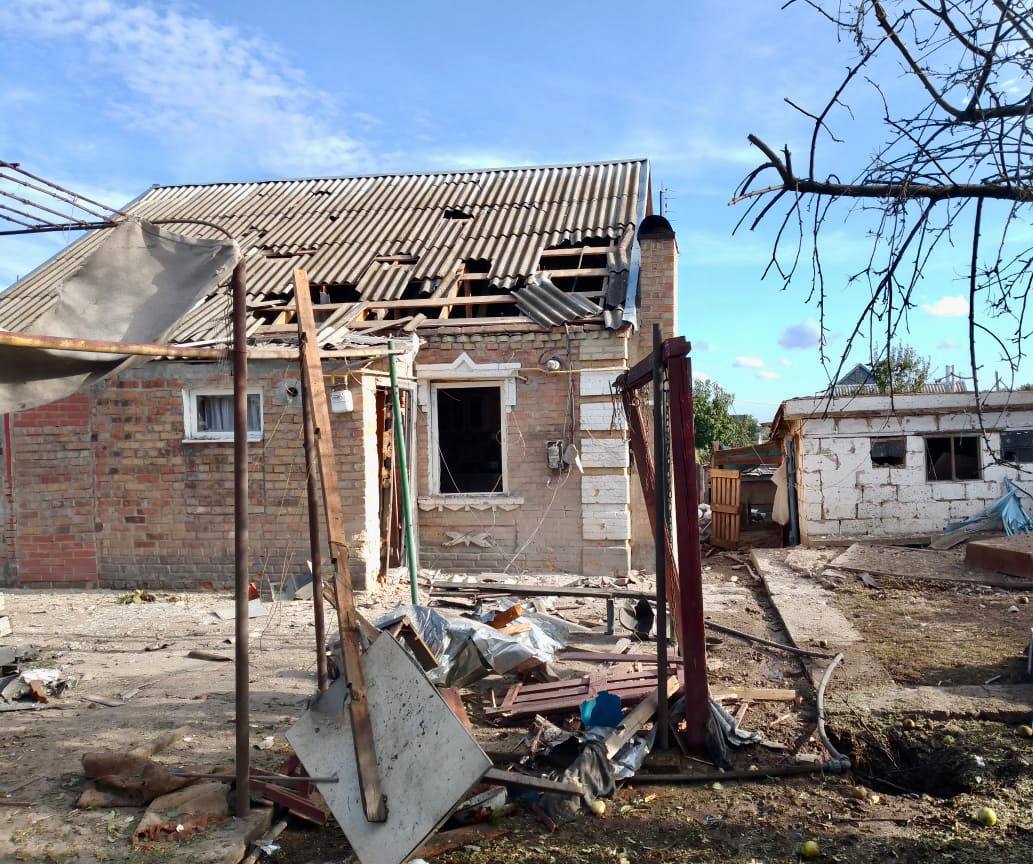 Попередні дані після масового обстрілу Нікопольського району: двоє людей загинули, ще троє – поранені