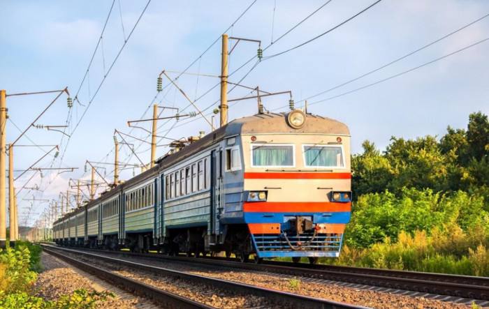 Приміські поїзди завтра рухатимуться до Запоріжжя та Нікополя зі змінами