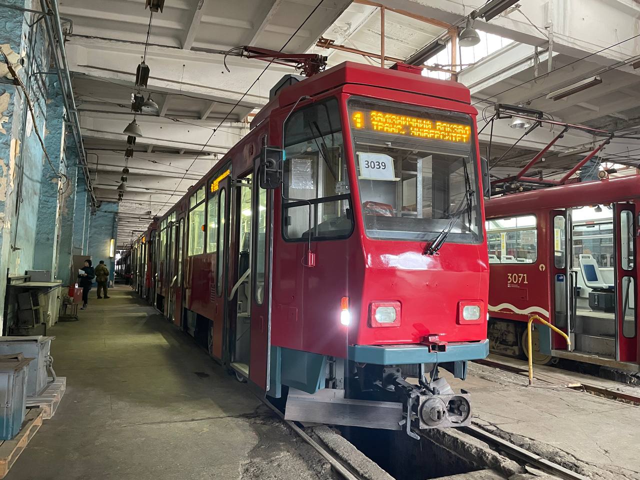 У Дніпрі електротранспорт готують  до виходу на маршрути