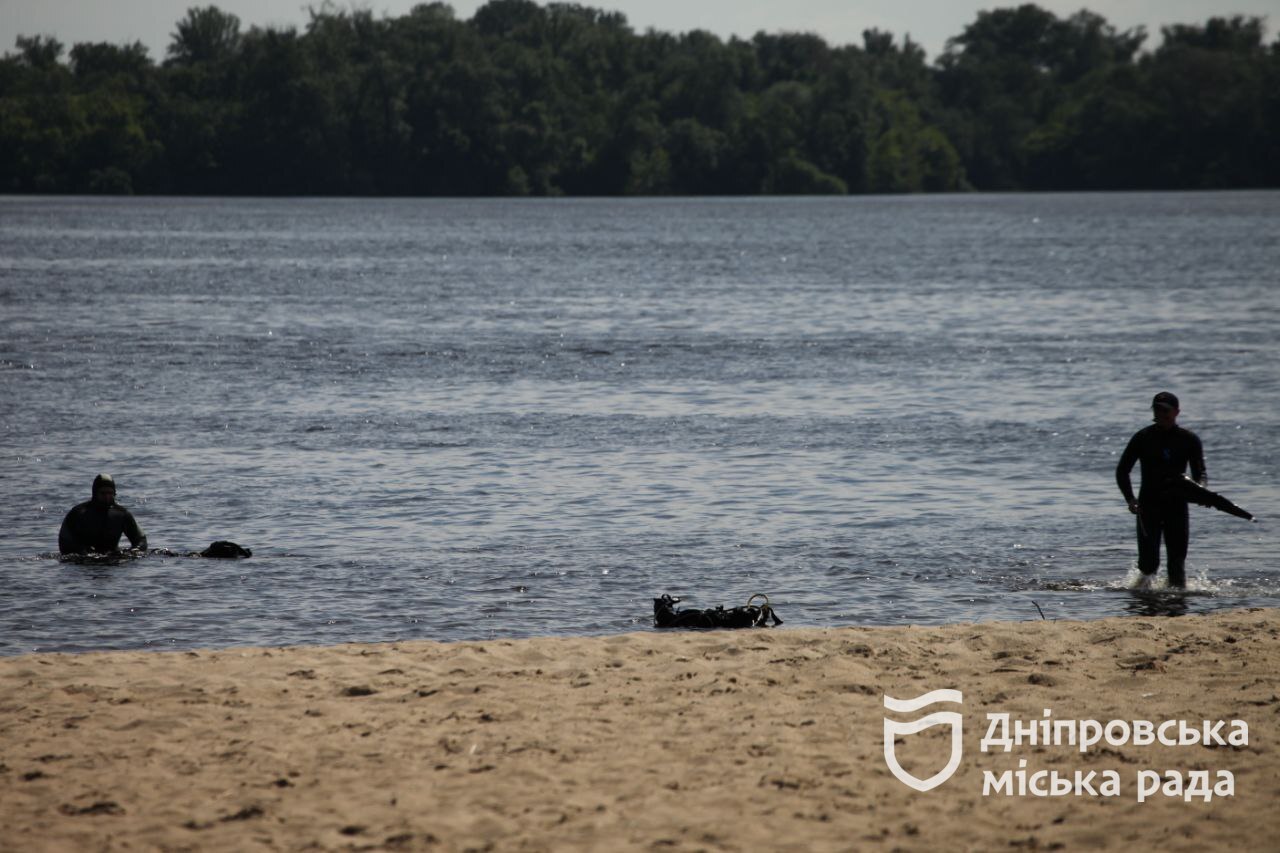 Прибирання пляжу, ямковий ремонт та очищення дна річки: на Монастирському острові піклуються про благоустрій