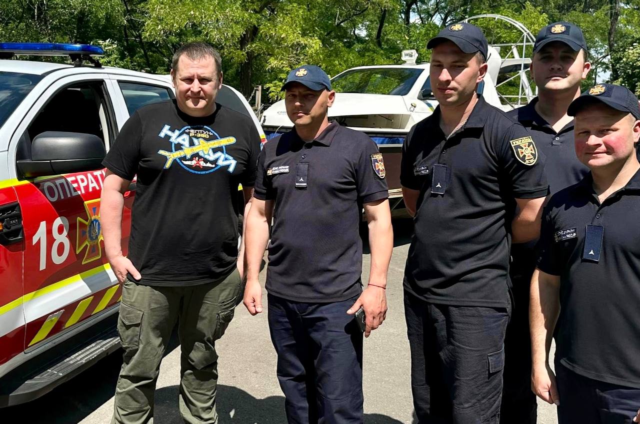 Філатов передав рятувальникам власне судно на повітряній подушці. Його використають для допомоги Херсону