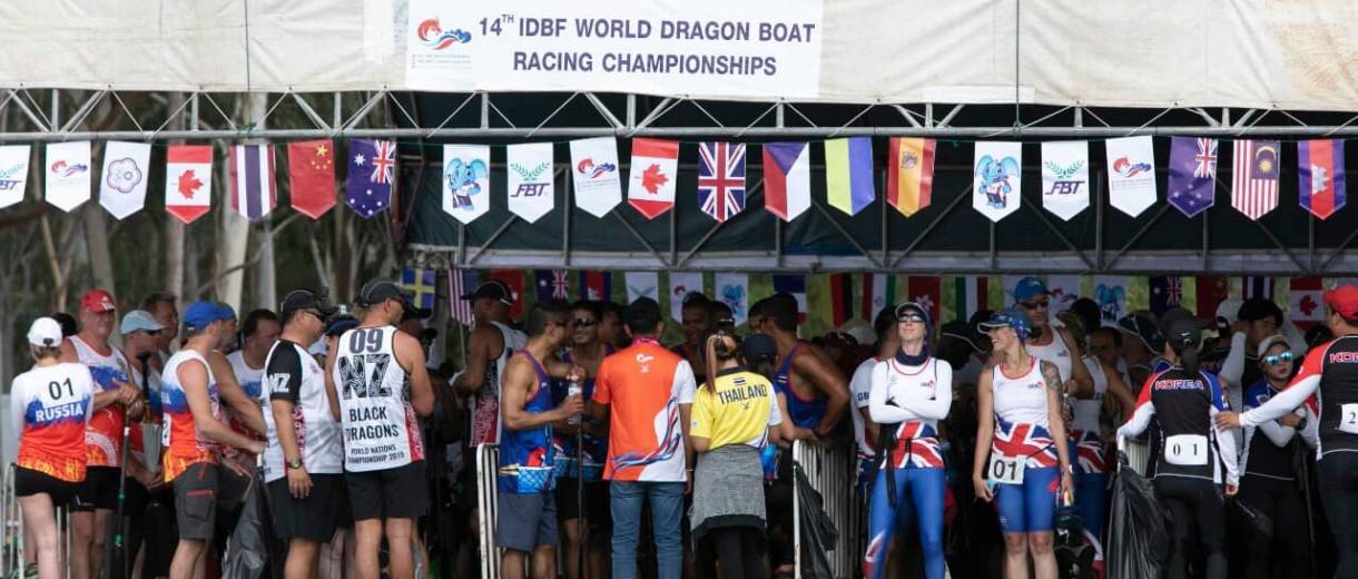 Спортсмены из Днепра стали лучшими в мире по гребле на драконах