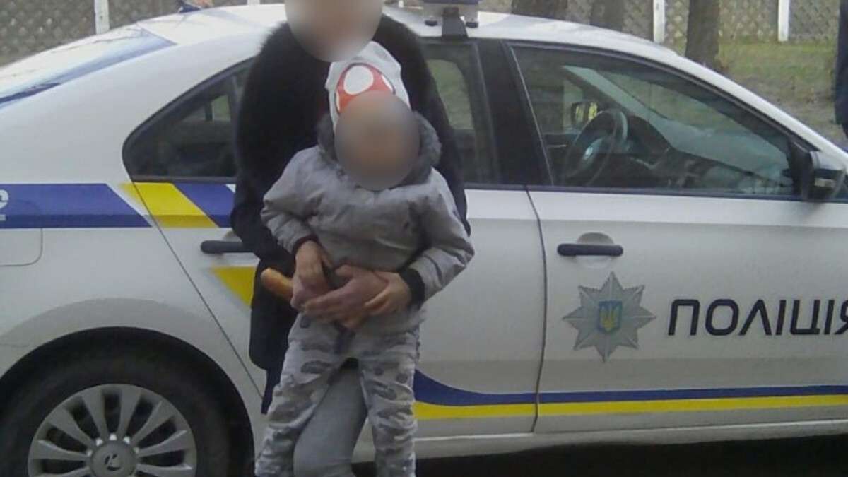 В Днепре нашли маленького ребенка без присмотра взрослых