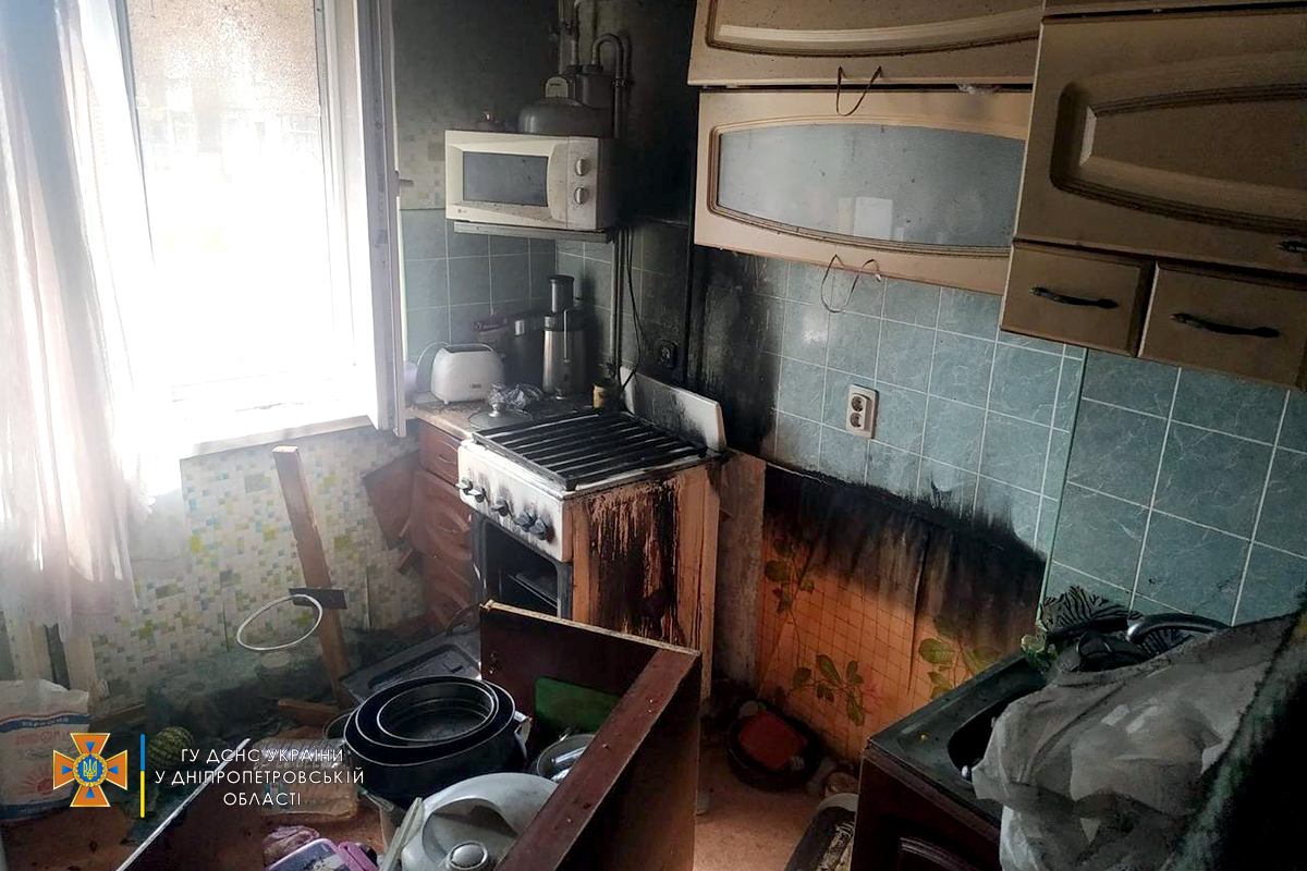 Под Днепром загорелась многоэтажка (ФОТО)