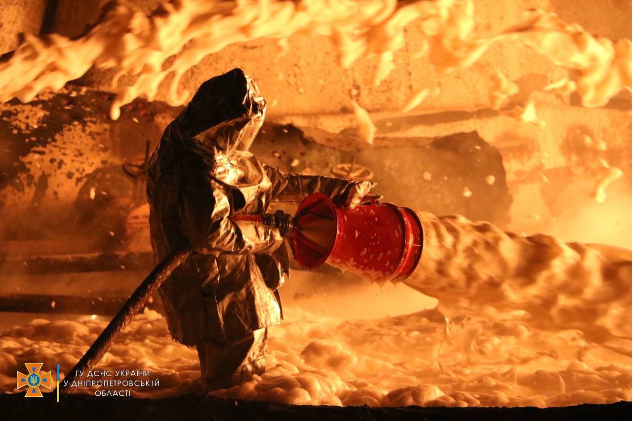 У Павлограді дві години приборкували пожежу на промисловому підприємстві – ДСНС
