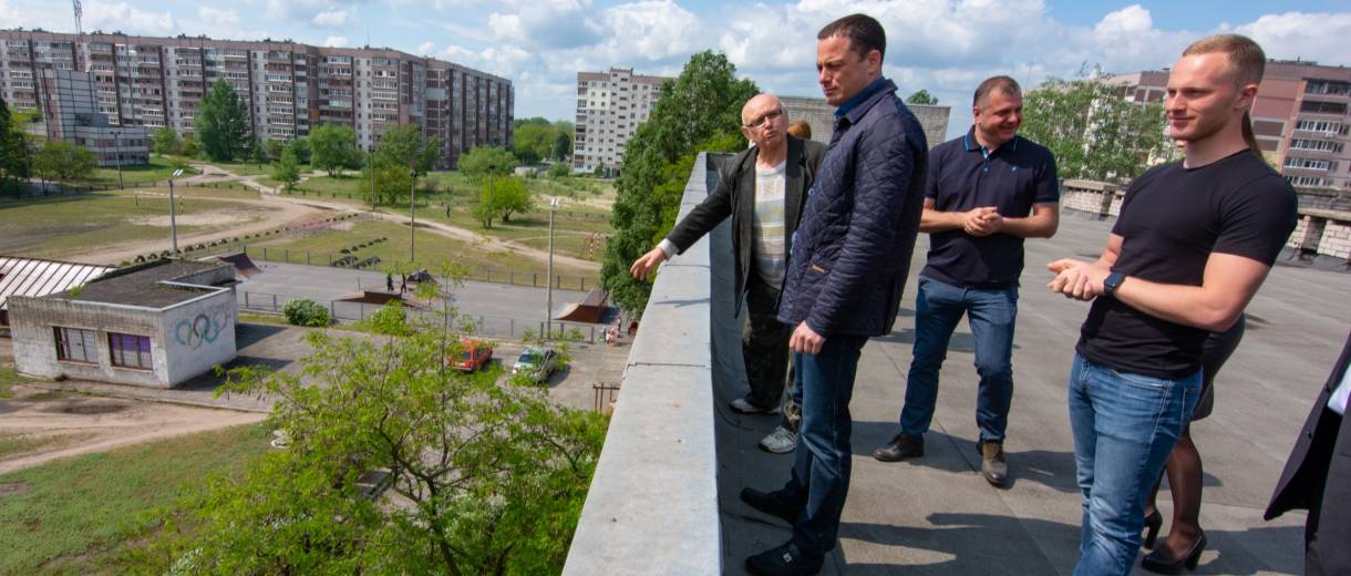 В Каменской ДЮСШ № 1 начался капремонт кровли