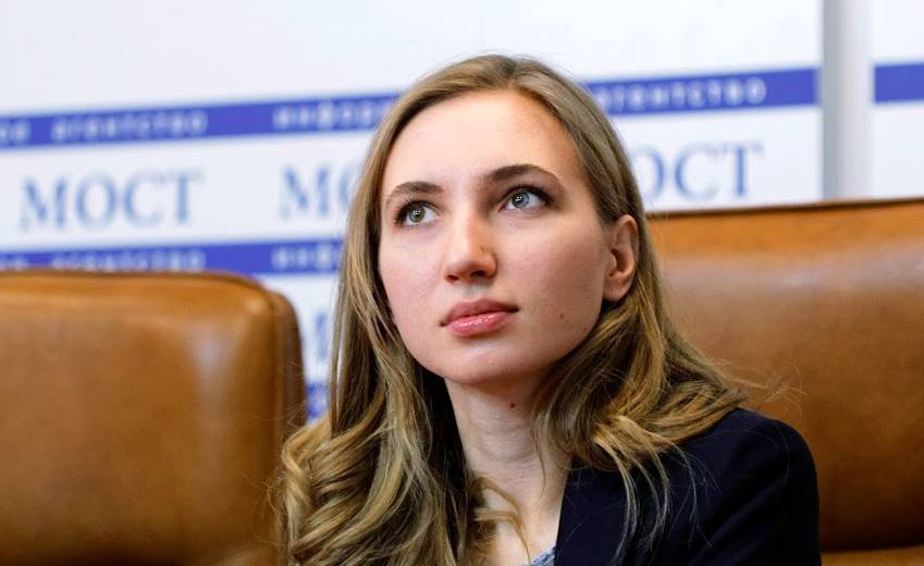 У День Конституції молодь Дніпра подарує містянам тисячу примірників Основного закону