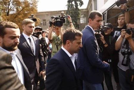 Зеленский прибыл в Днепр и проехал в троллейбусе вместе с мэром Филатовым
