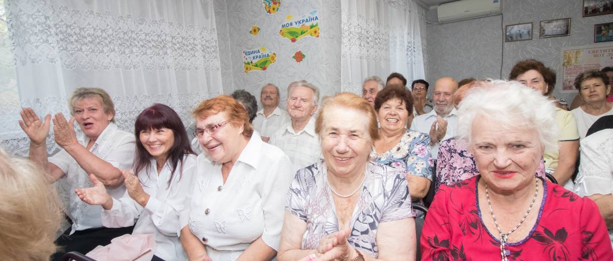 Мэрия Днепра поздравила терцентр Соборного района с 25-летием