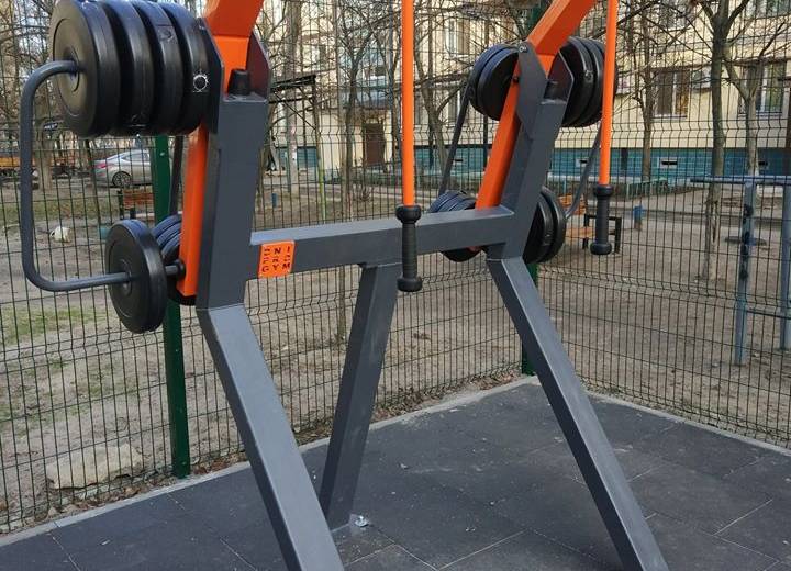 В Днепре открыли уникальную тренажерную площадку