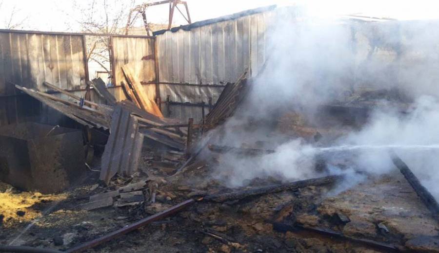 На Днепропетровщине сгорел частный дом: семья потеряла почти все имущество