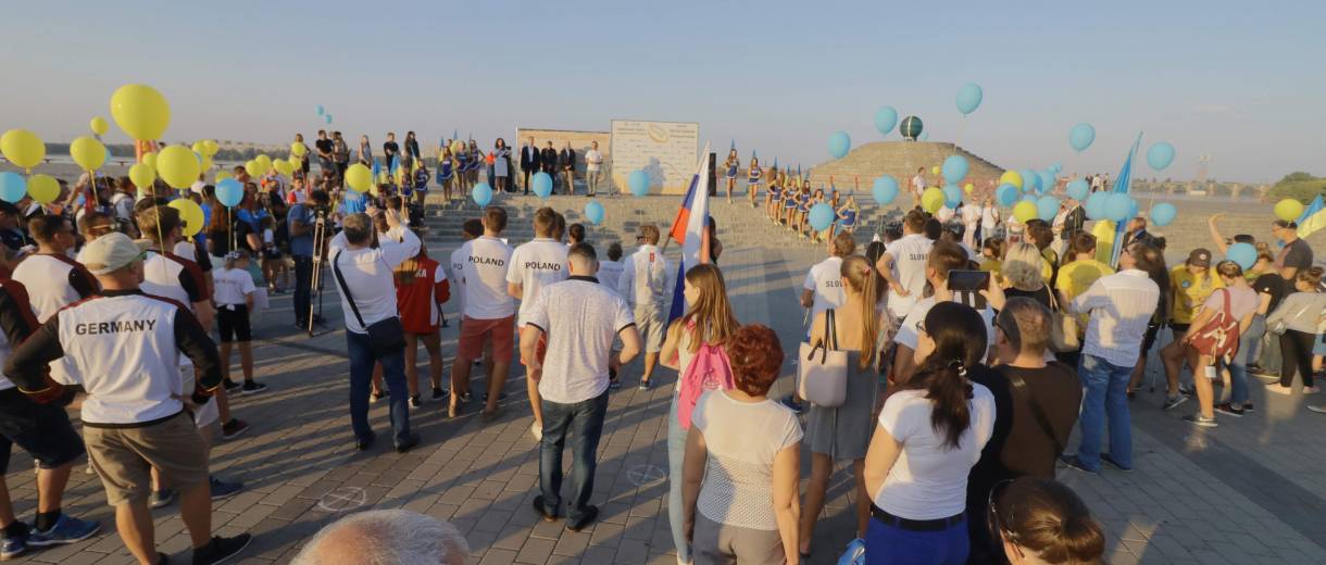 В Днепре стартовал чемпионат мира по воднолыжному спорта: фото