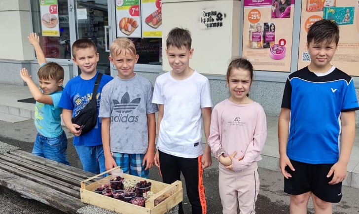 В Днепре дети придумали бизнес и удивили весь район (ФОТО)
