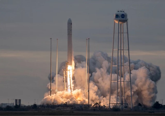 NASA запустило украинско-американскую ракету Antares, изготовленную в Днепре 