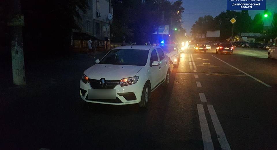 У Дніпрі Renault Logan збив 13-річну дівчину