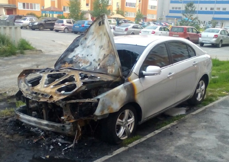Спалил авто из мести: в Днепре будут судить поджигателя
