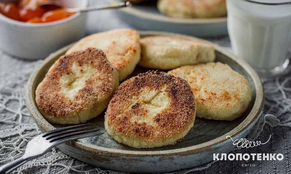 Пухкі та ніжні. Як приготувати сирники без борошна від шеф-кухаря Клопотенка
