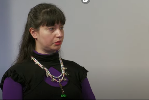 Всю активную фазу мы жили в маминой комнате: история харьковчанки, которая от войны спаслась в Днепре (видео)