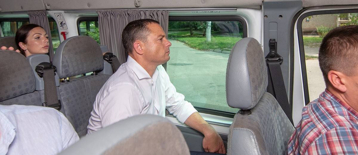 Покос, уборка, дороги, своевременный вывоз ТБО: мэр Каменского провел объезд