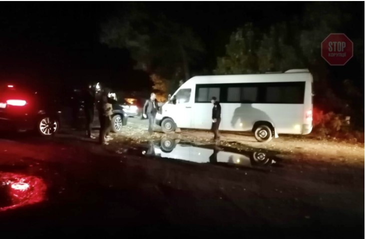 На Днепропетровщине заметили автобусы, в которых могли возить провокаторов под выборы (ФОТО)