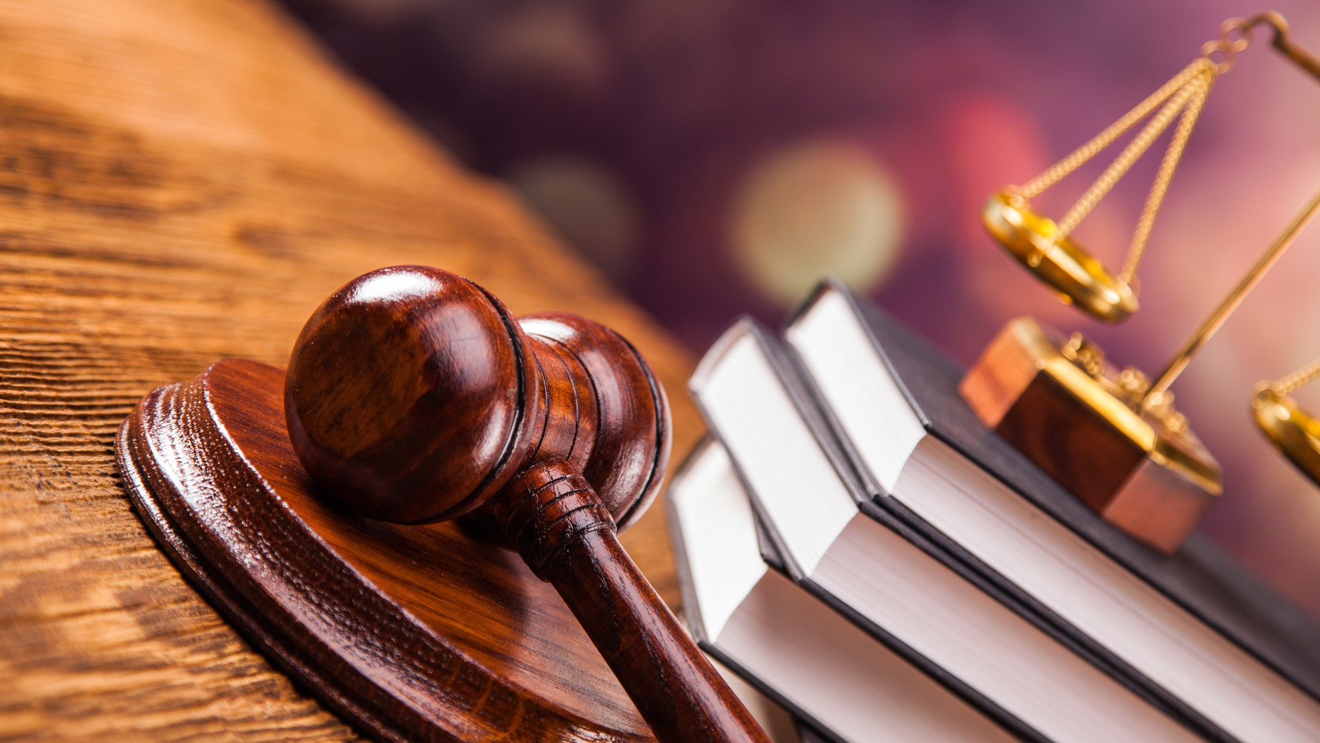 У Дніпрі підприємець судиться з бандою рейдерів, яку пов’язують з кримінальним авторитетом Наріком