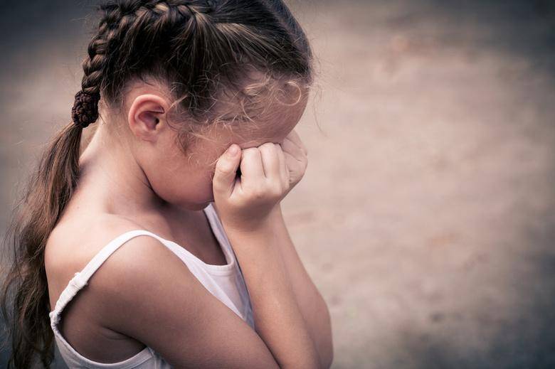 Супругам, снимавшим порно с 4-летней дочерью, продлили срок под стражей
