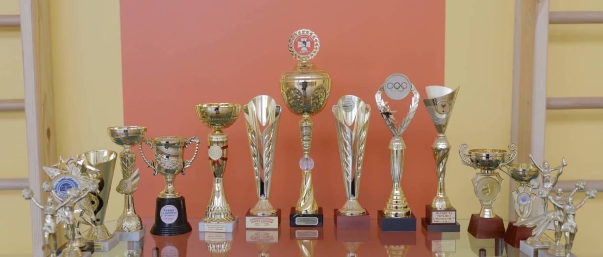 У Дніпрі продовжують капітальні ремонти спортивних залів у школах