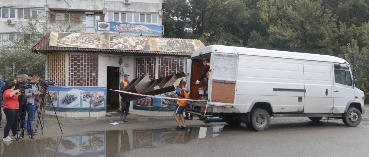 В Днепре демонтировали очередную наливайку